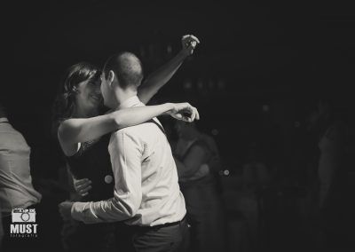 Dandolo todo en el baile