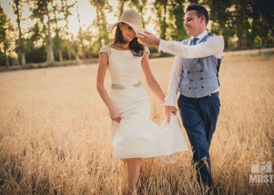 Postboda en el campo